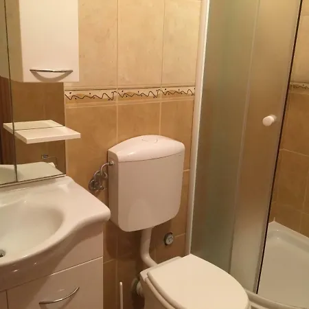 Saric A&k Apartment Vir